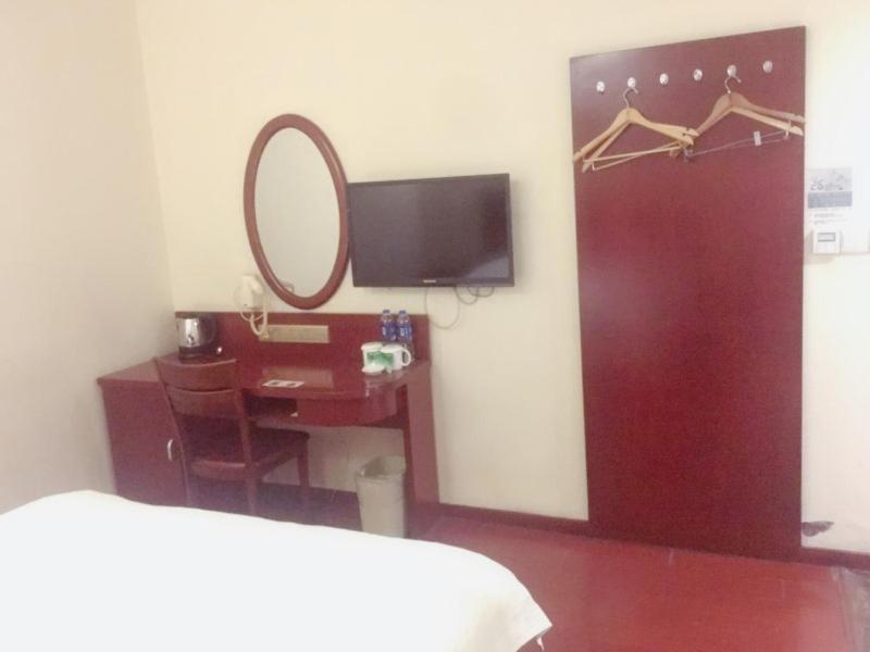 Greentree Inn Shanghai Pudong Airport Wild Animal Park Express Hotel Хайнань Экстерьер фото