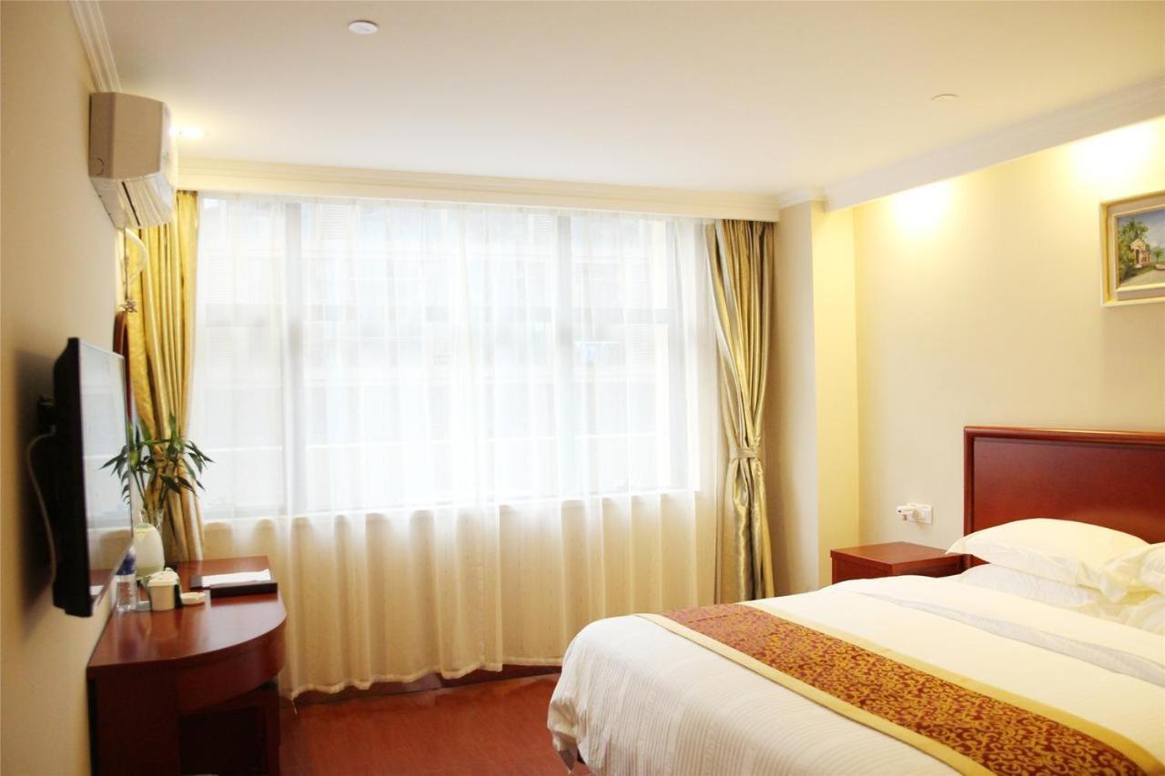 Greentree Inn Shanghai Pudong Airport Wild Animal Park Express Hotel Хайнань Экстерьер фото